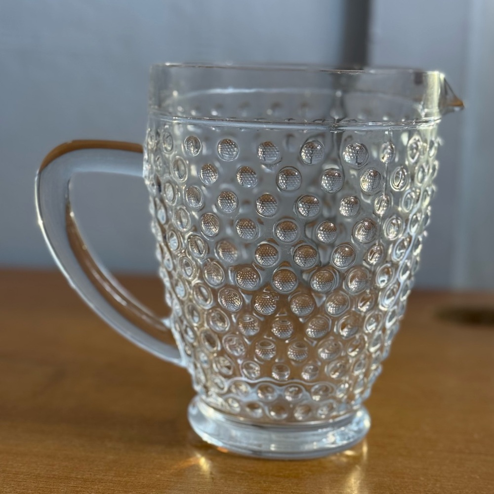 ANCHOR HOCKING CLEAR GLASS‎ HOBNAIL
PITCHER